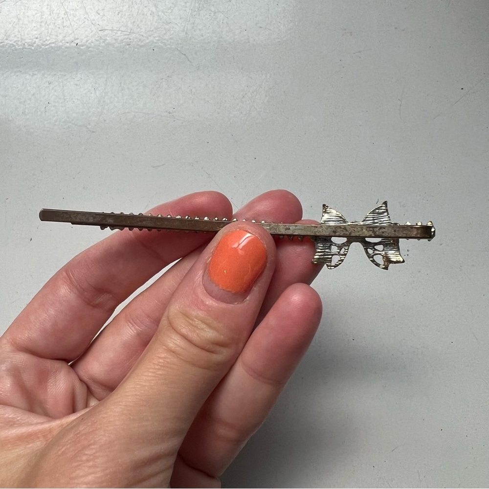 Vintage silver & diamond rhinestone butterfly hair pin - Picture 5 of 7